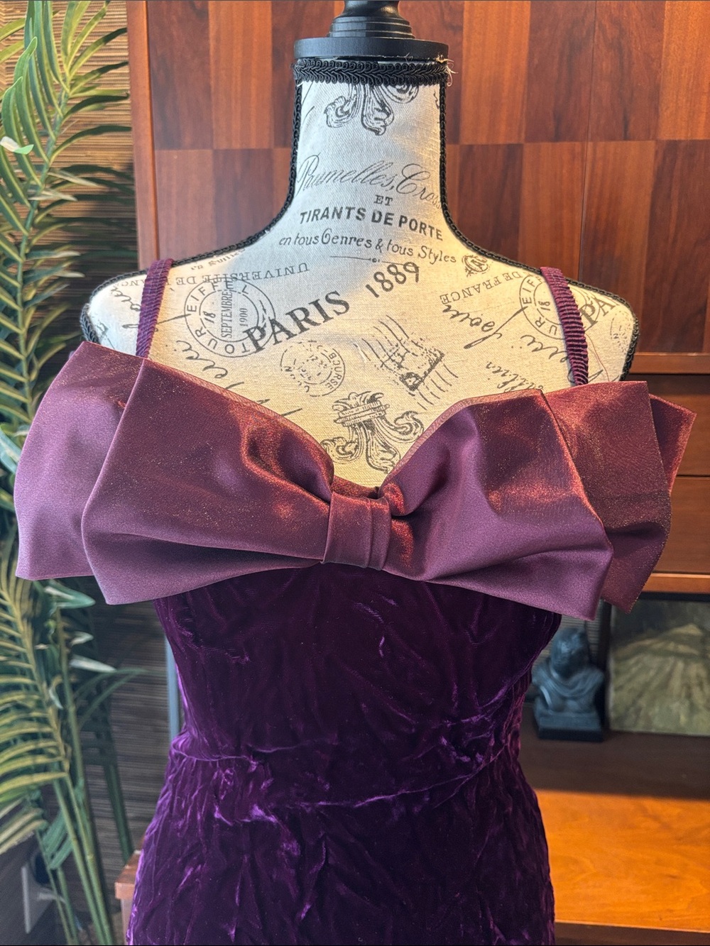 Elegant Purple crushed Velvet Off-Shoulder vintage strappy 80s Bow Dress - Picture 2 of 6